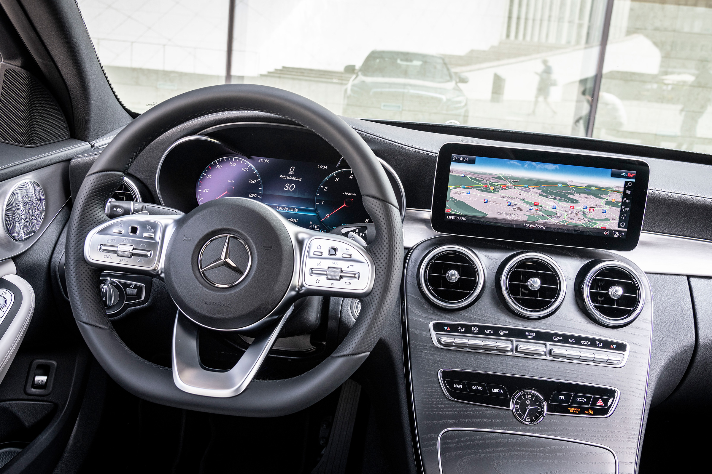 Mercedes C-Class - dashboard