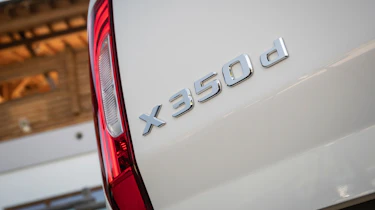 Mercedes X-Class - badge