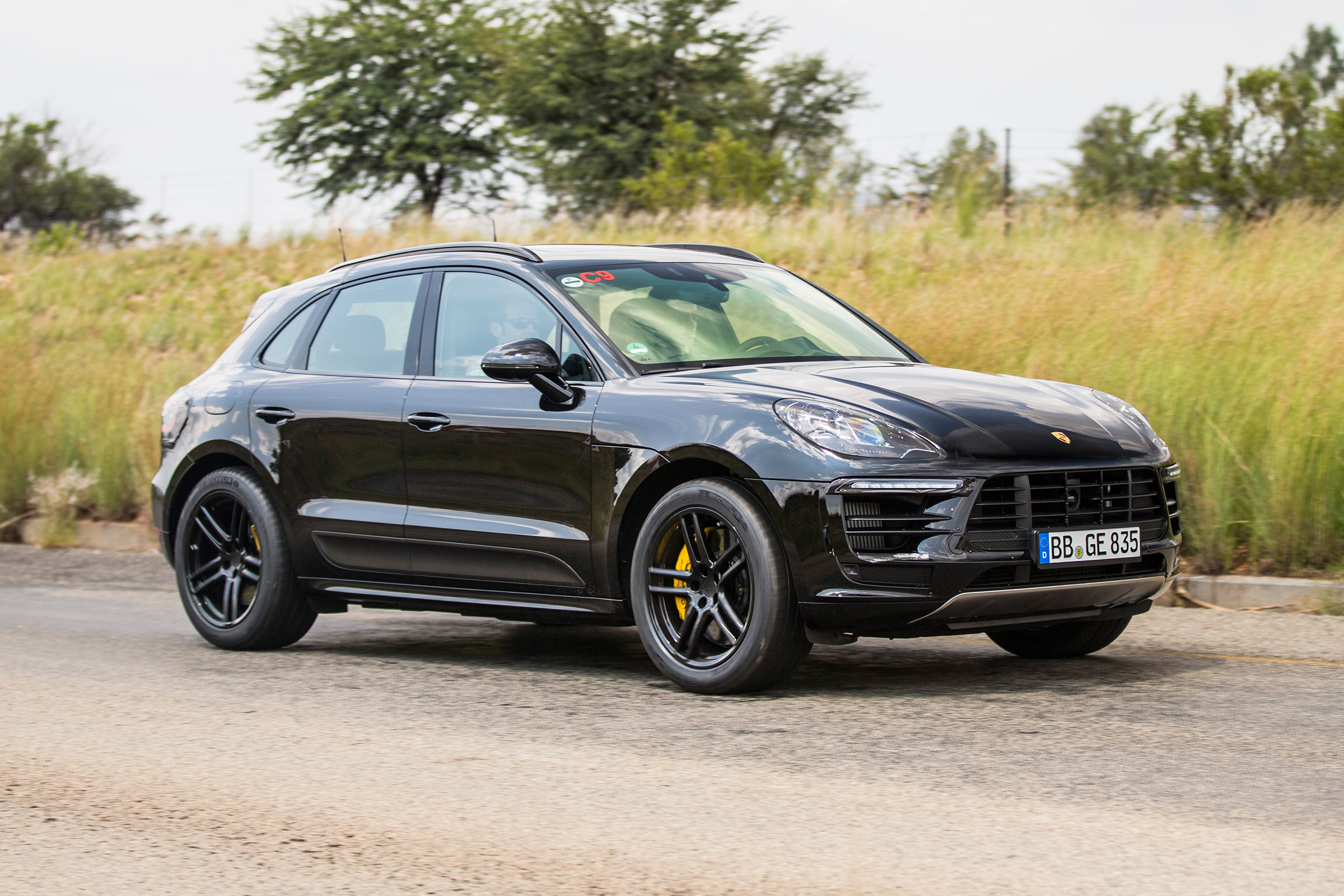 Porsche Macan 2018 prototype front quarter