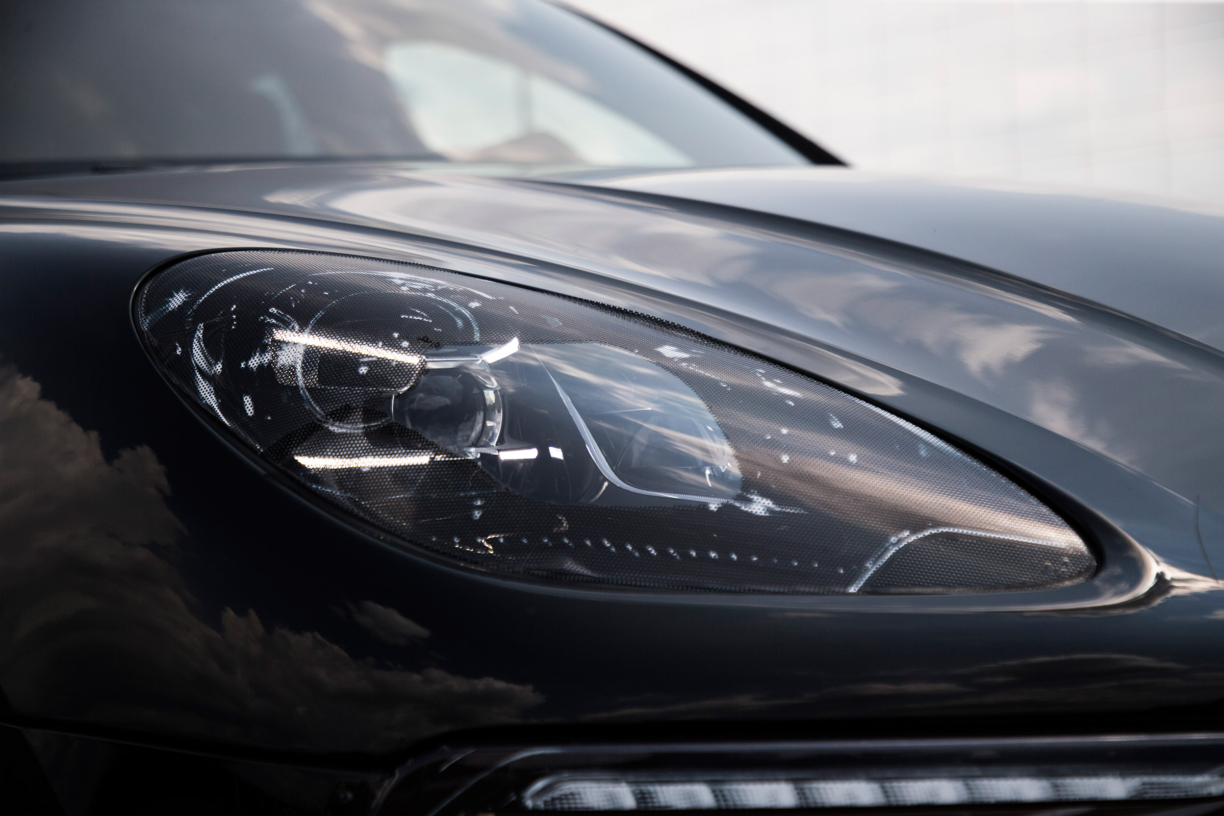 Porsche Macan 2018 prototype headlight