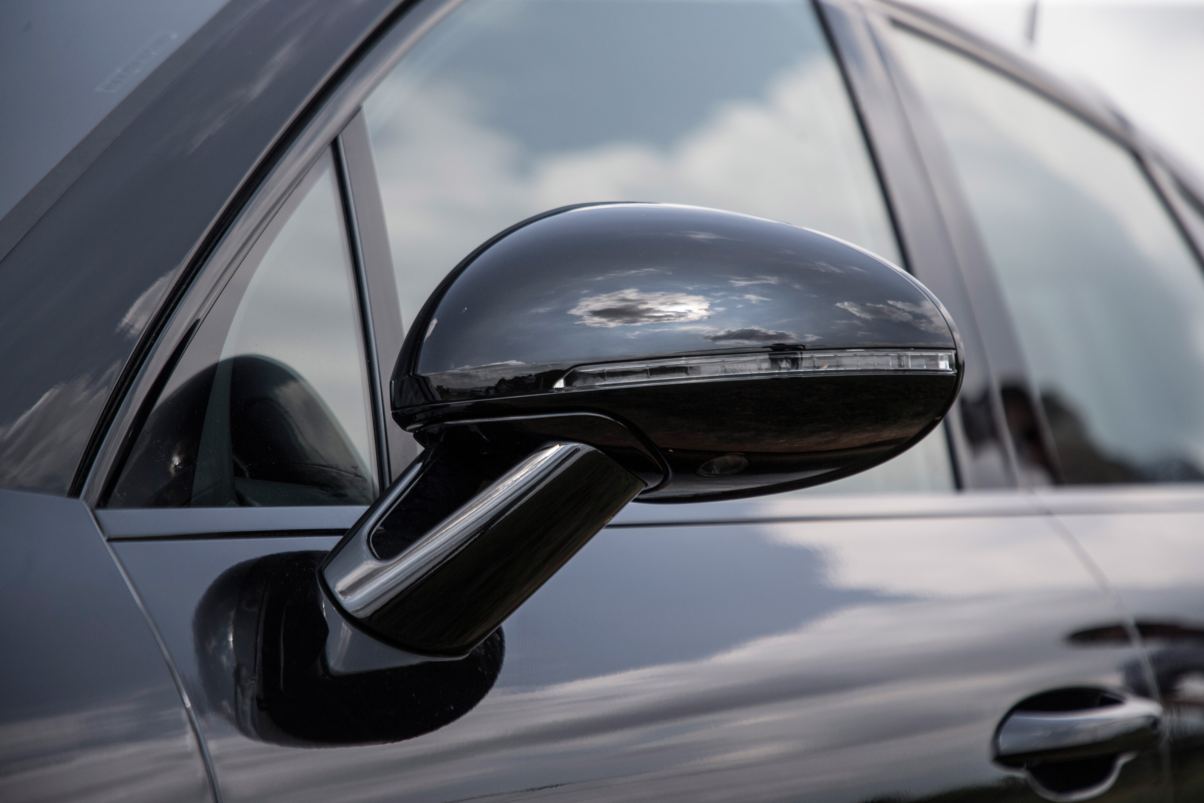 Porsche Macan 2018 prototype wing mirror