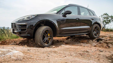 Porsche Macan 2018 prototype rut
