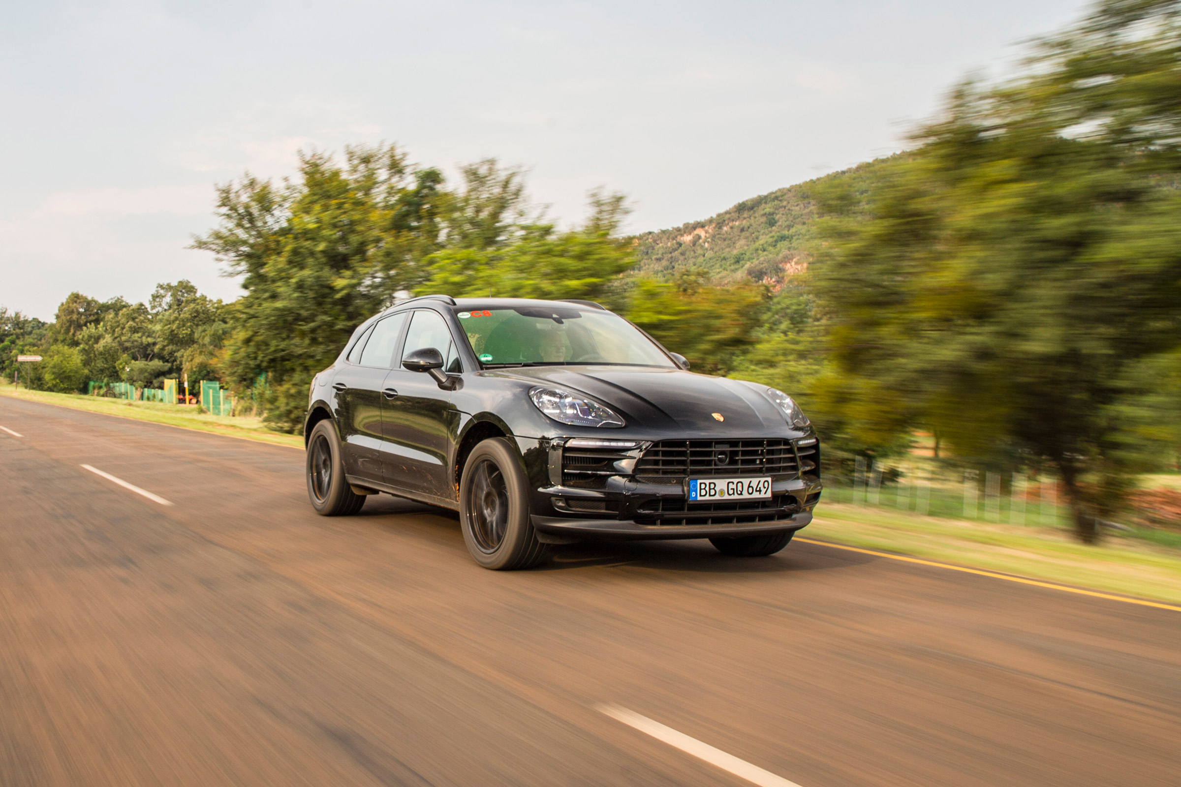 Porsche Macan 2018 prototype tracking
