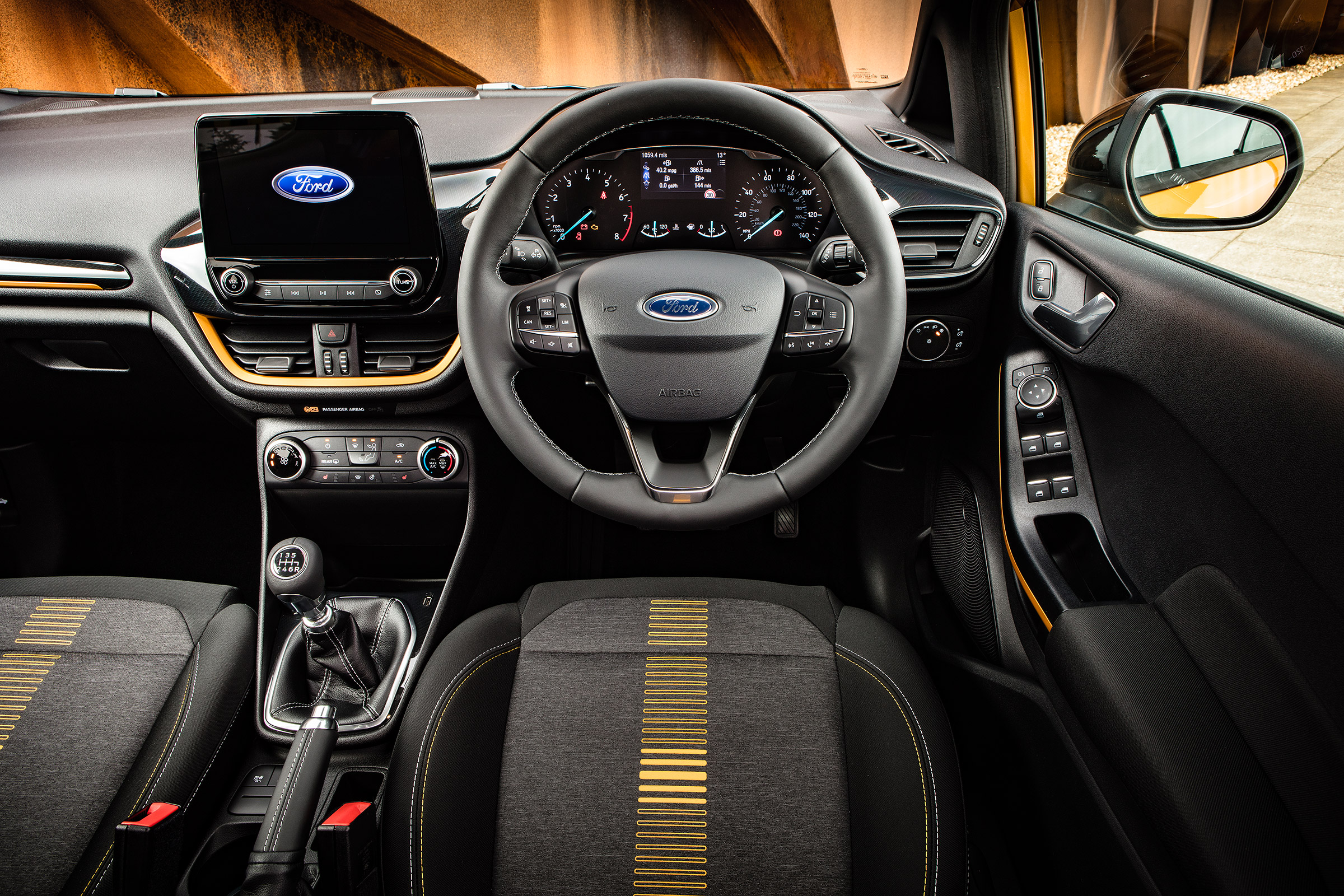 Ford Fiesta Active - dash