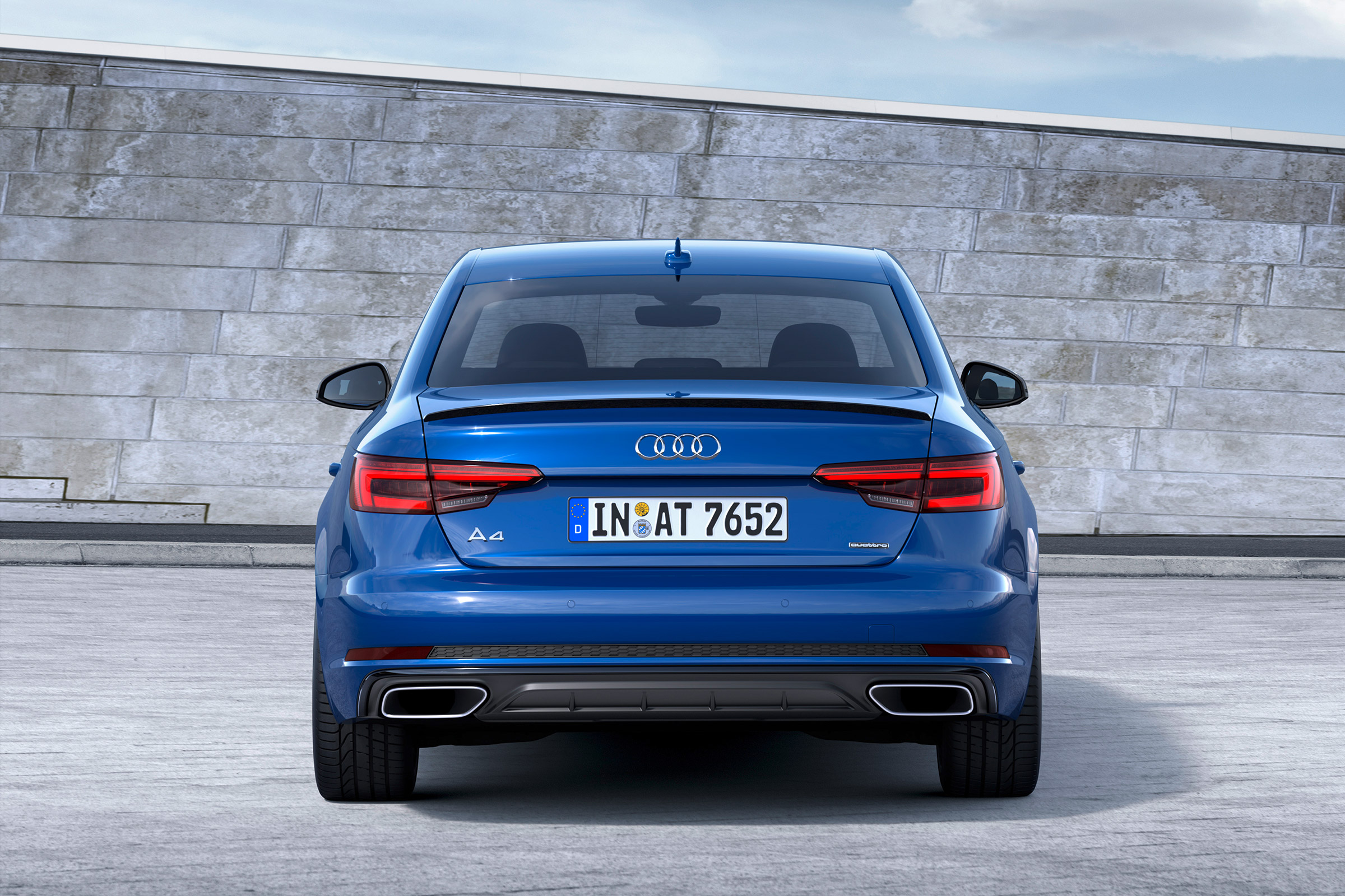 Audi A4 facelift - full rear