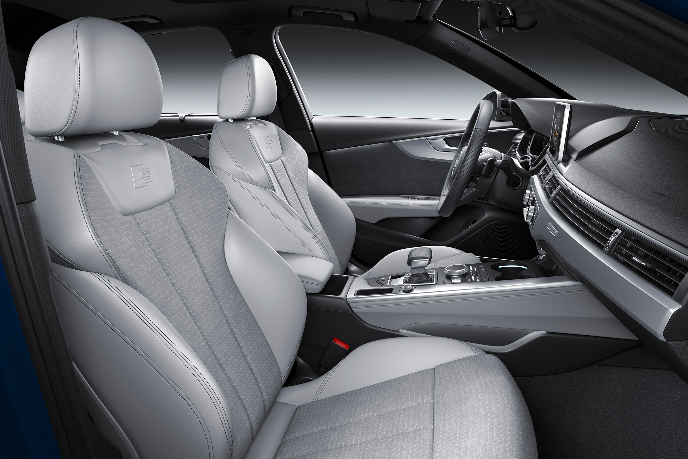 Audi A4 facelift - front seats