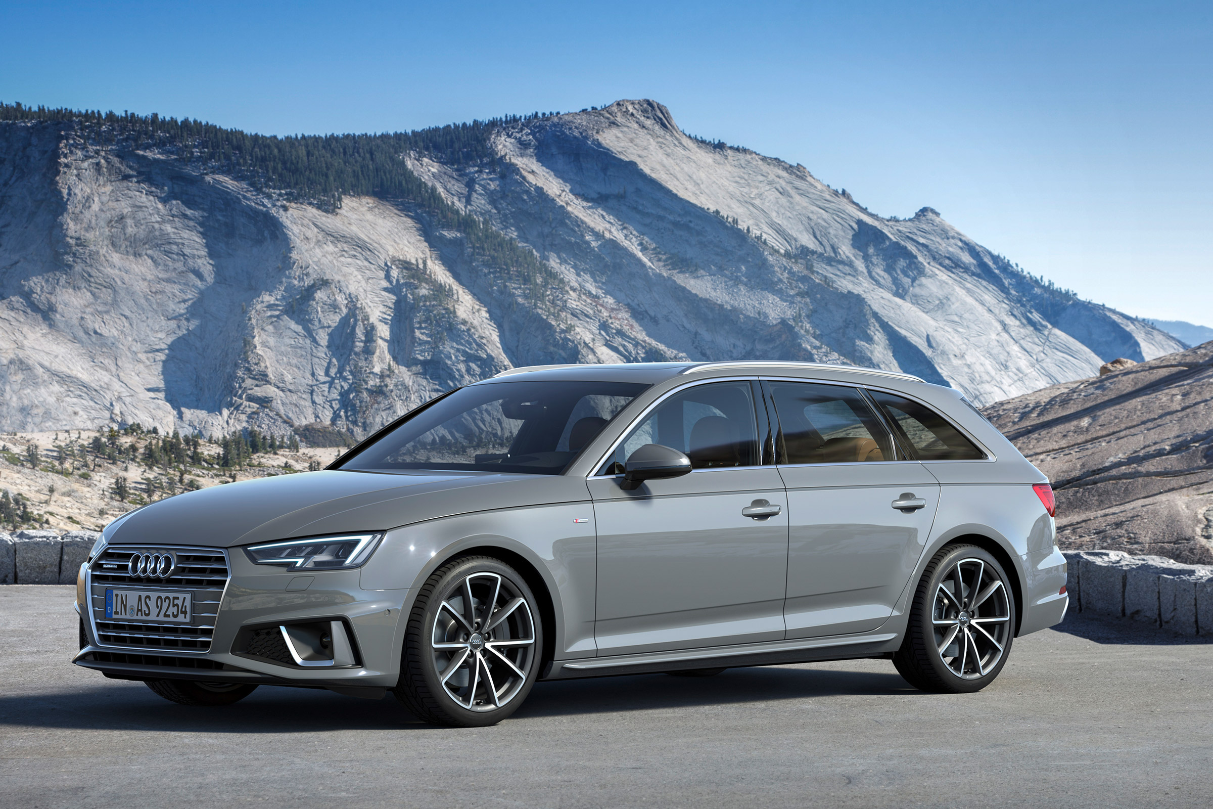 Audi A4 Avant facelift - front