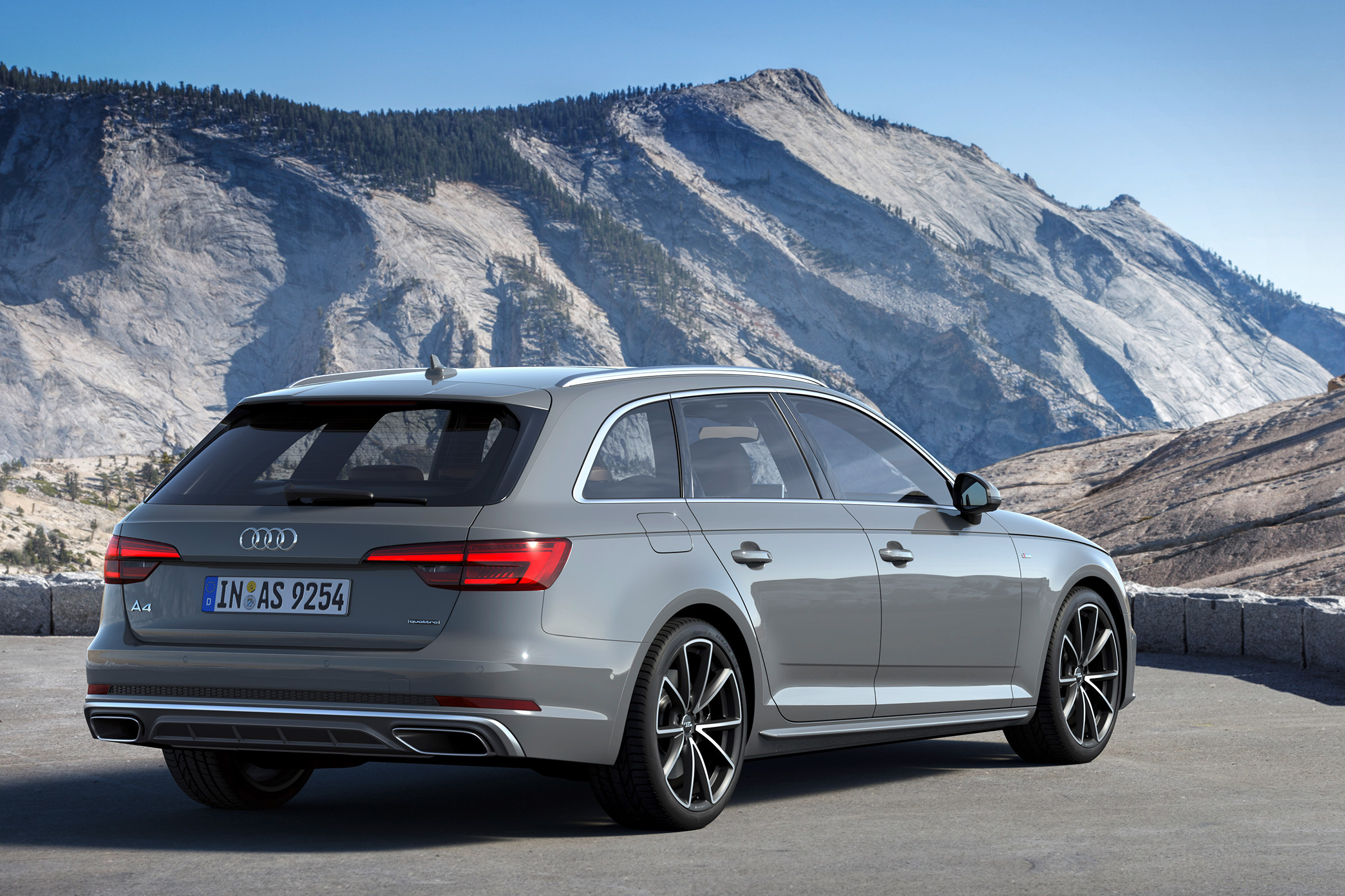 Audi A4 Avant facelift - rear