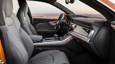 Audi Q8 - front seats