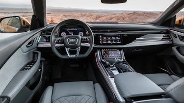 Audi Q8 - dash