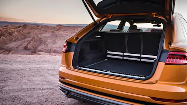 Audi Q8 - boot
