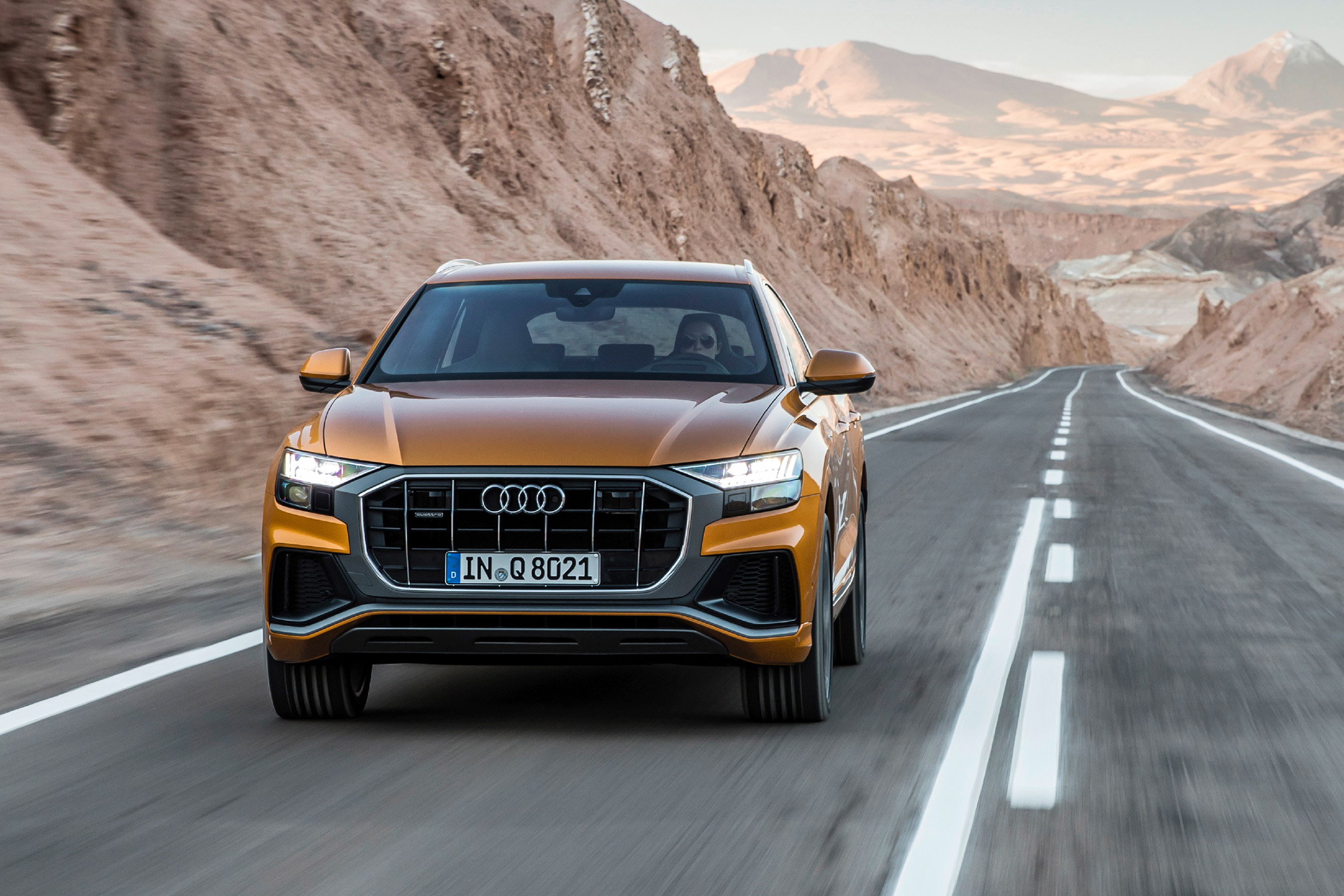 Audi Q8 - front tracking