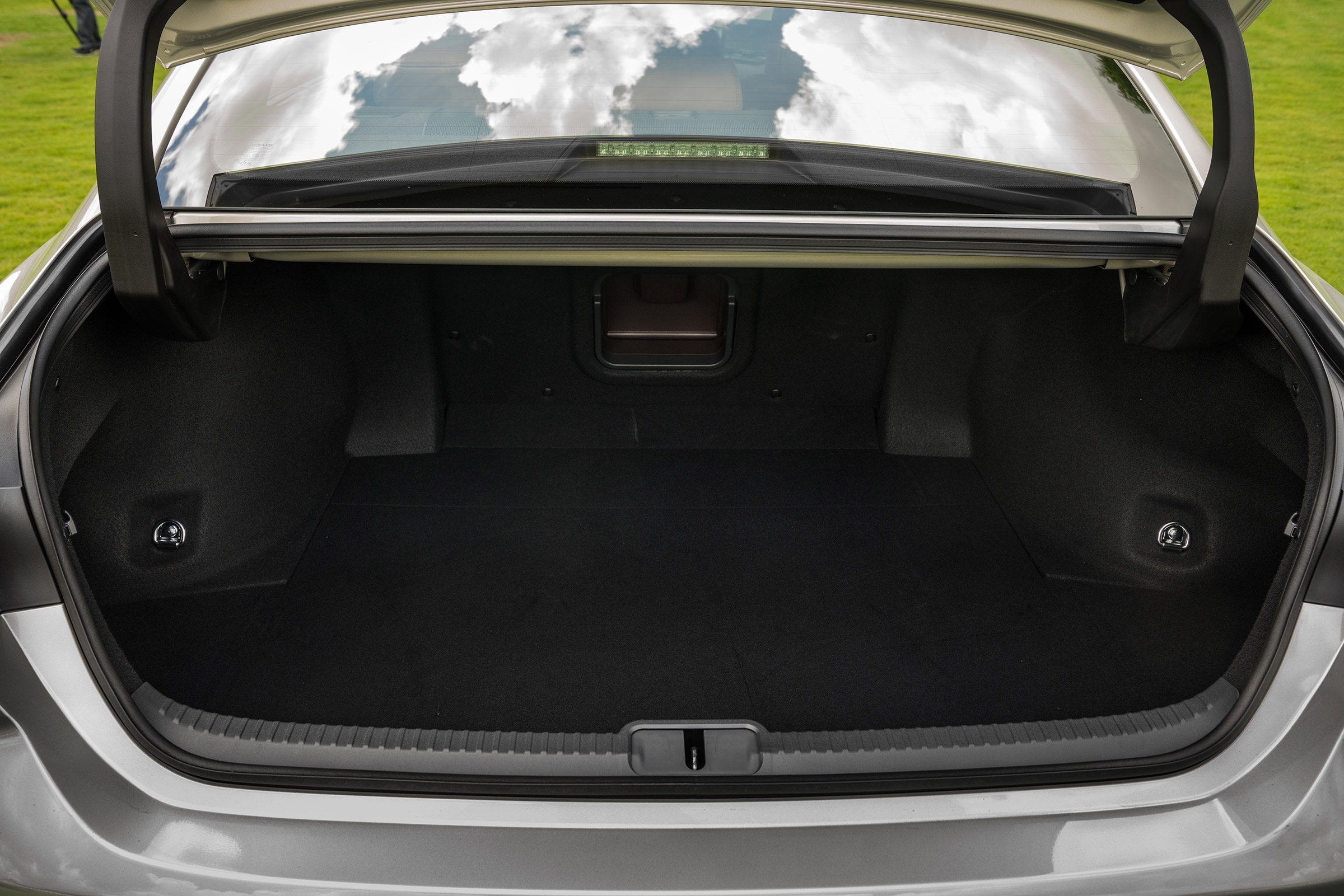 Lexus ES - boot