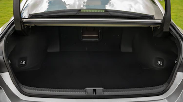 Lexus ES - boot
