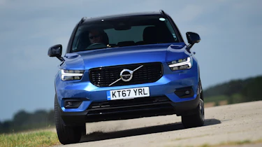 Volvo XC40 - front action