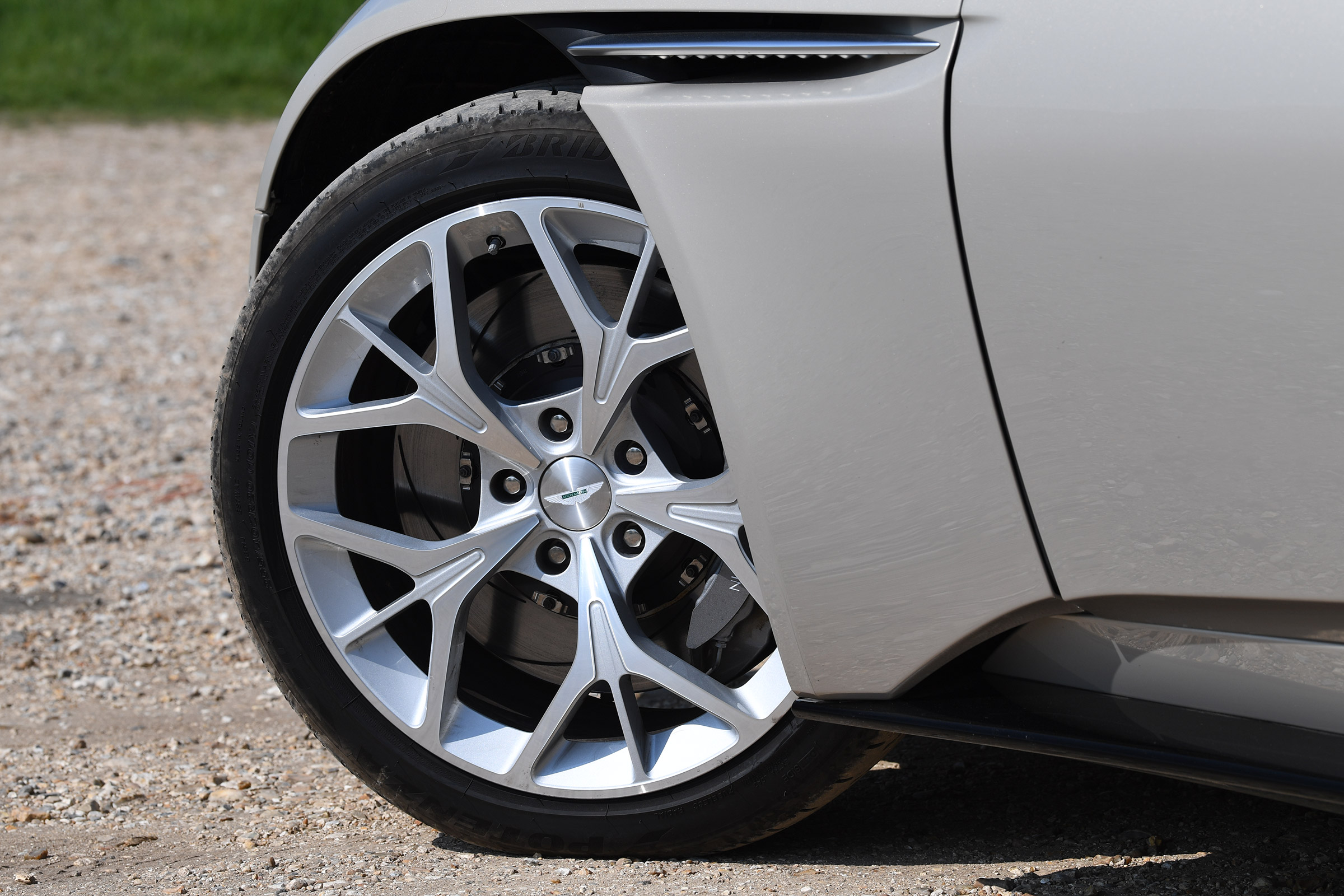 Aston Martin DB11 Volante - wheel