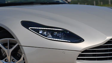 Aston Martin DB11 Volante - front light