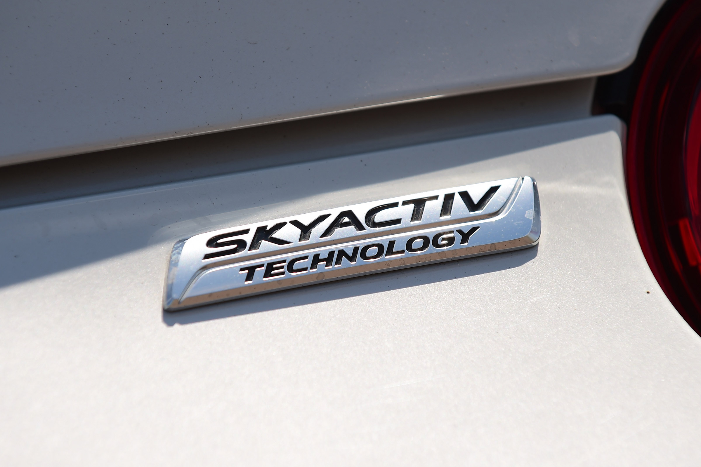 Mazda MX-5 - SkyActiv bagde