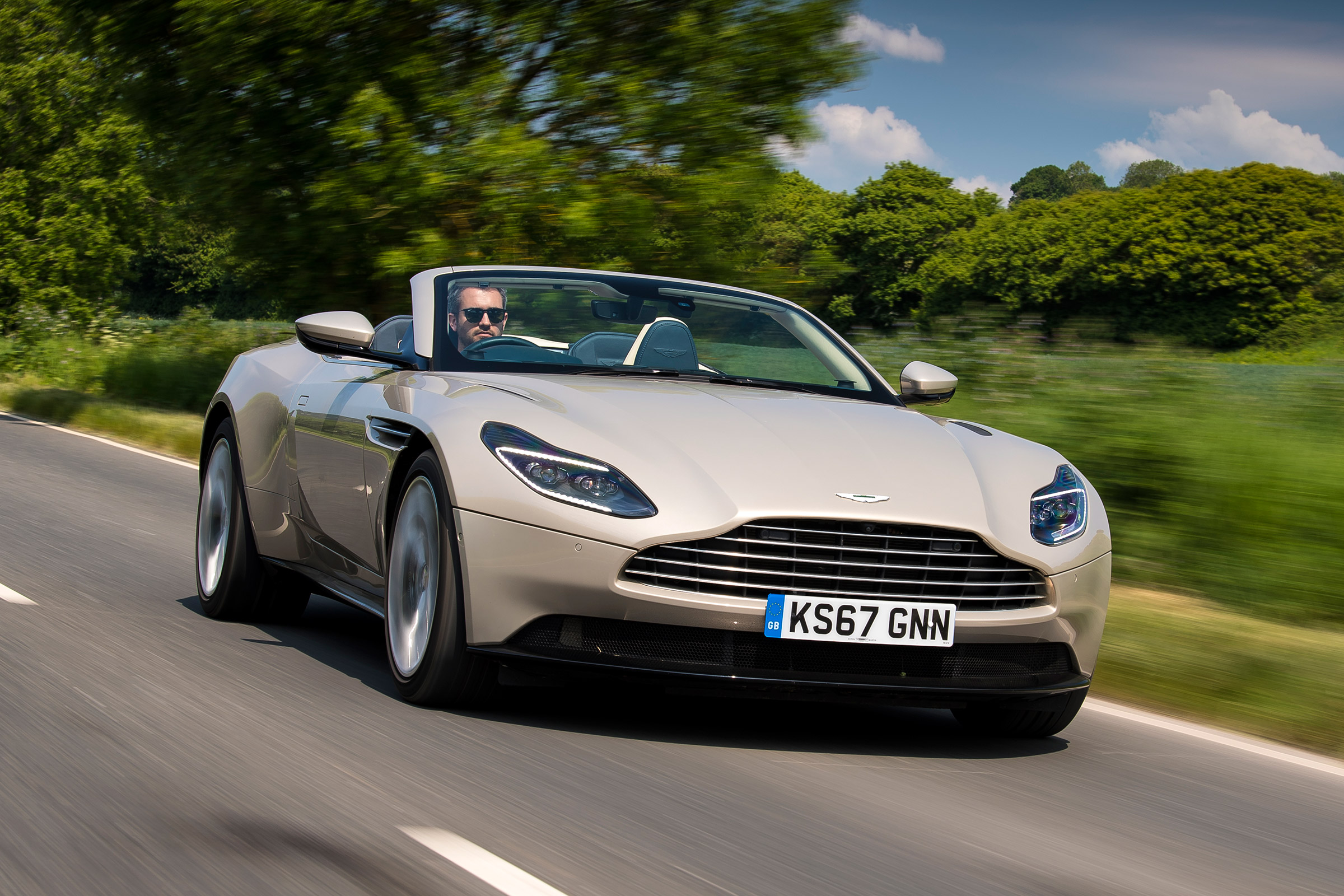 Aston Martin DB11 Volante - front