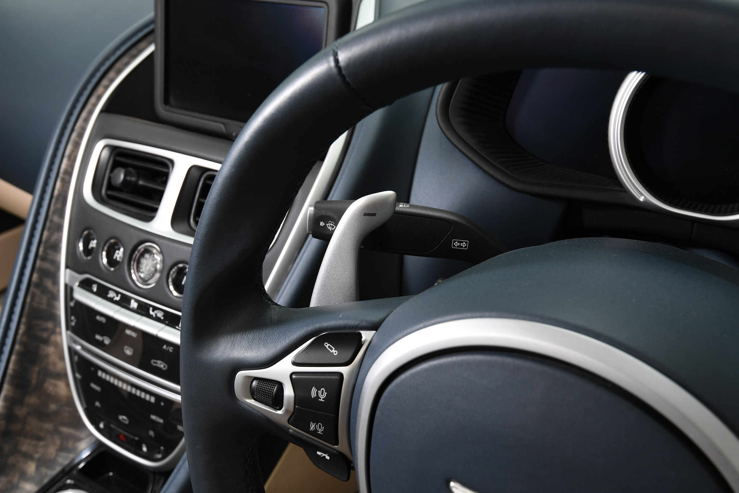 Aston Martin DB11 Volante - interior detail