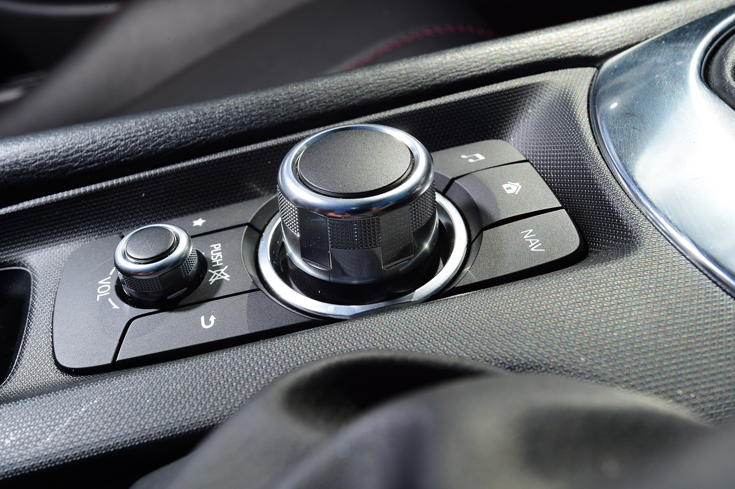 Mazda MX-5 - interior 
