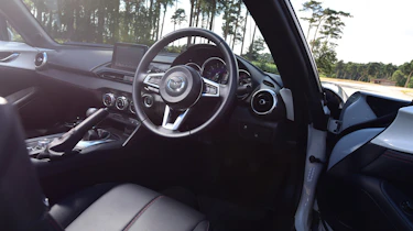 Mazda MX-5 - dash