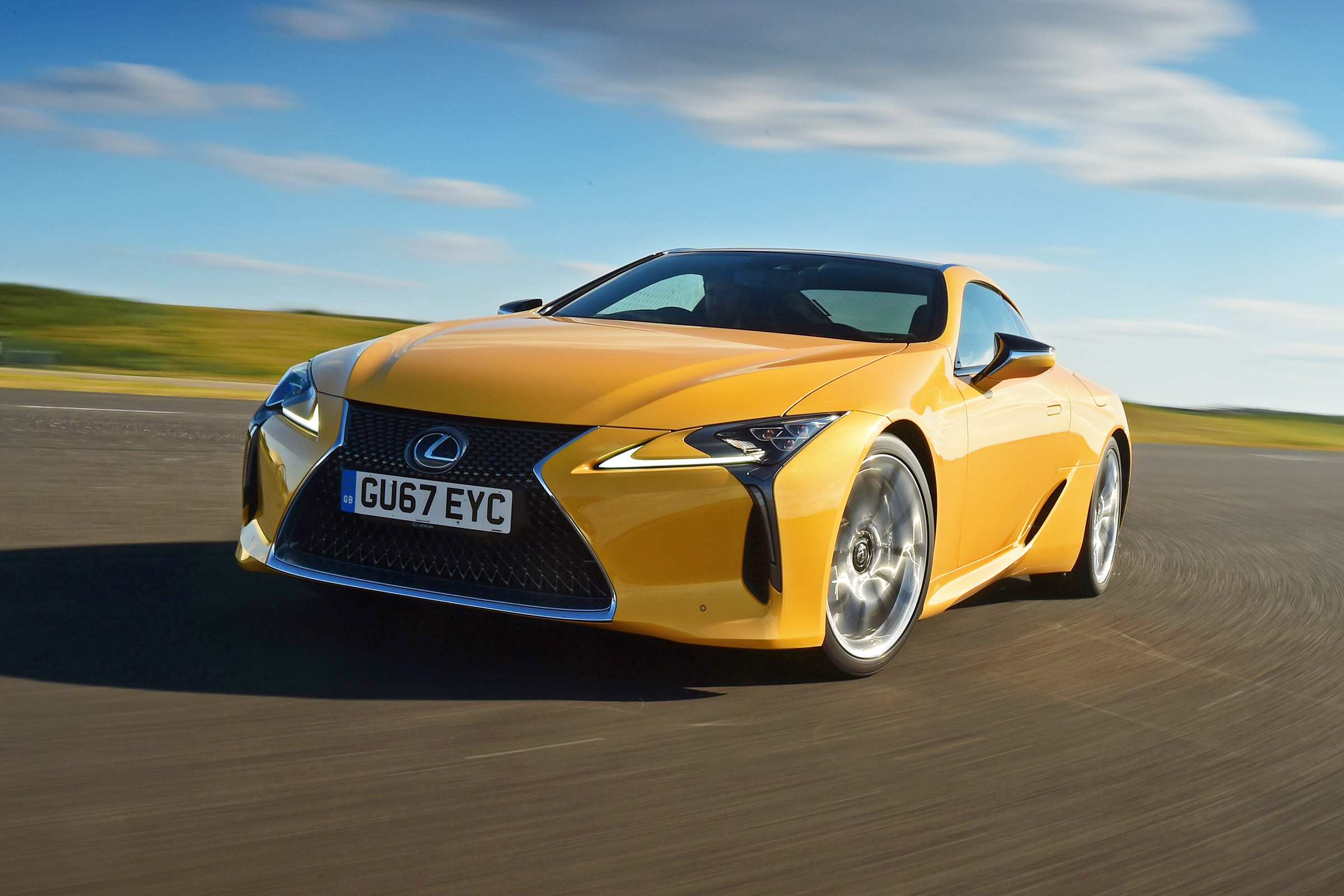 Lexus LC - front action