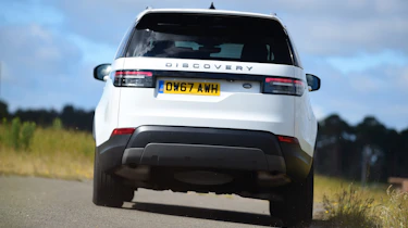 Land Rover Discovery - rear action