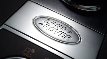 Land Rover Discovery - Land Rover badge