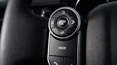 Land Rover Discovery - steering wheel detail