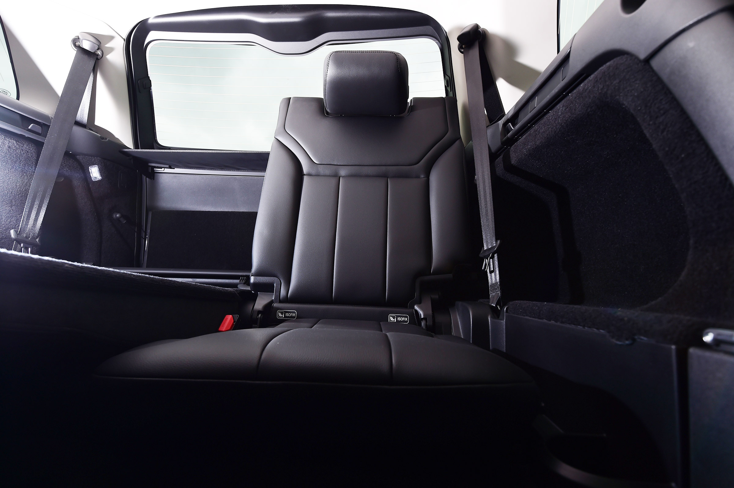 Land Rover Discovery - rear seat