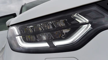 Land Rover Discovery - front light
