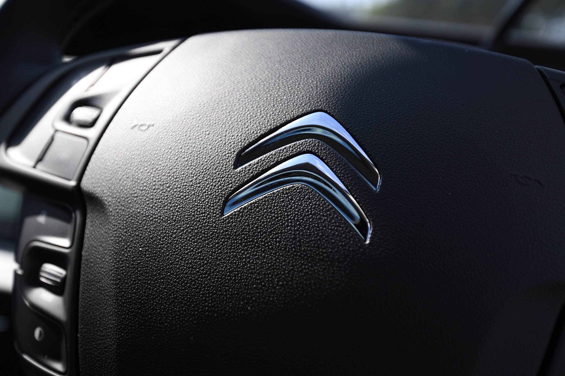 Citroen Grand C4 SpaceTourer - steering wheel