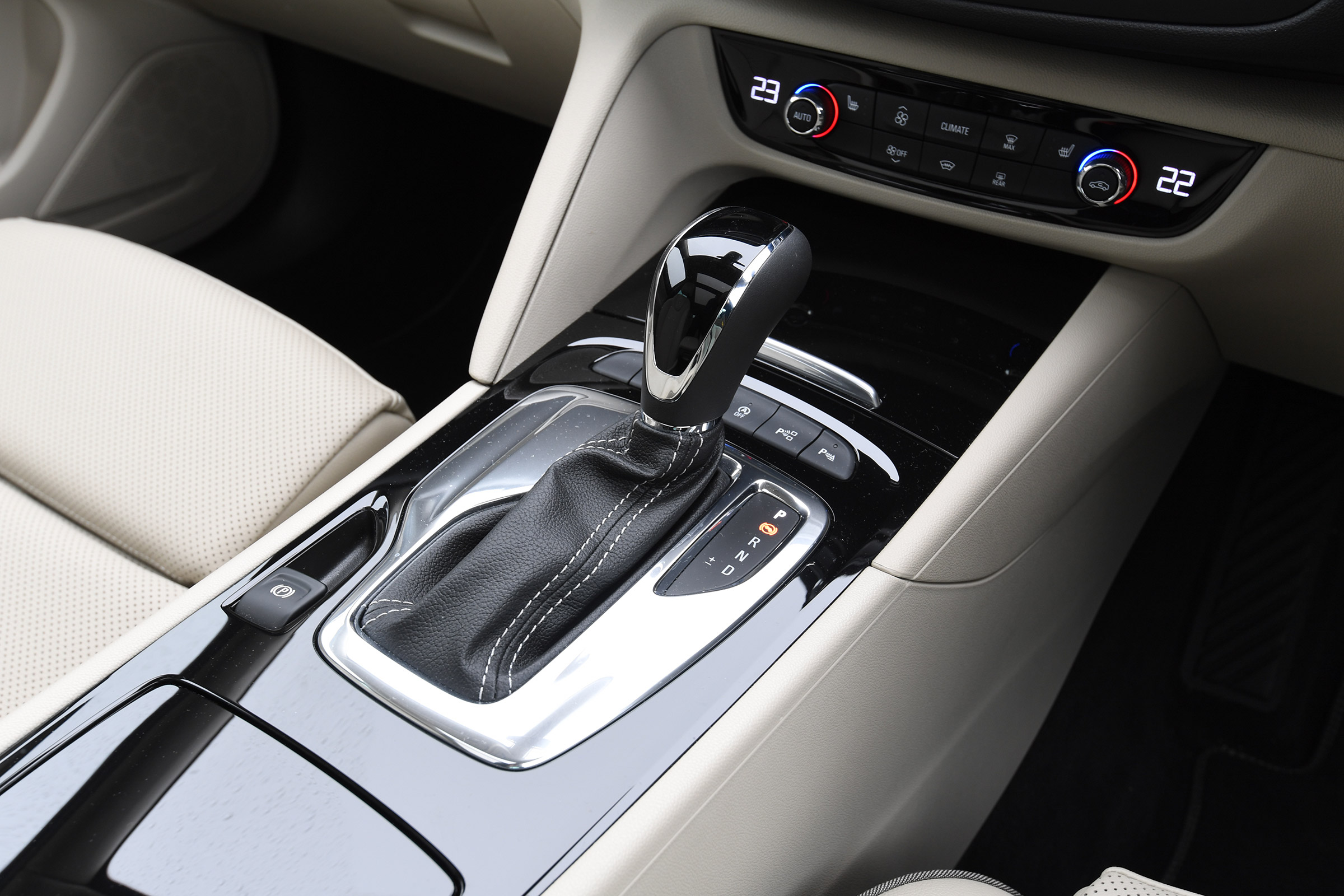 Vauxhall Insignia Sports Tourer Elite Nav - transmission