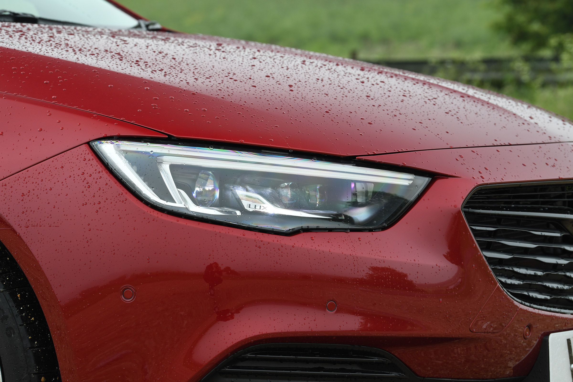 Vauxhall Insignia Sports Tourer Elite Nav - front light