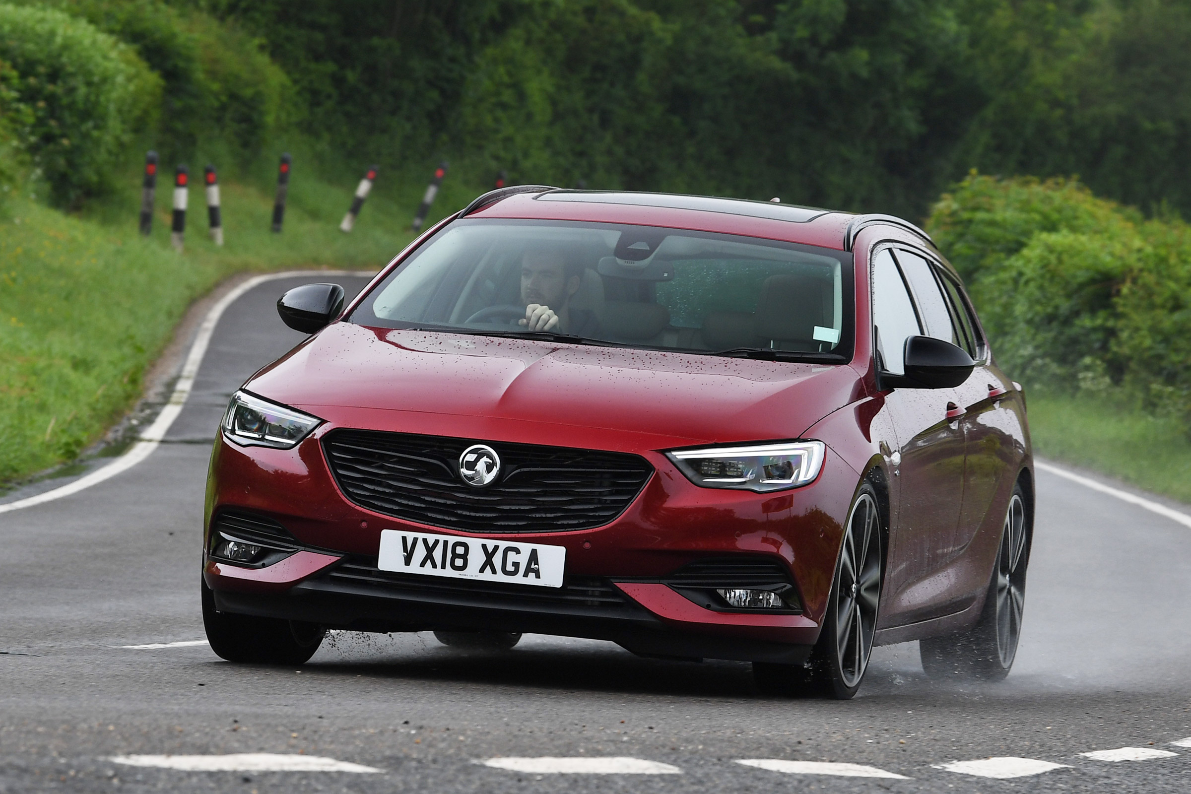 Vauxhall Insignia Sports Tourer Elite Nav - front