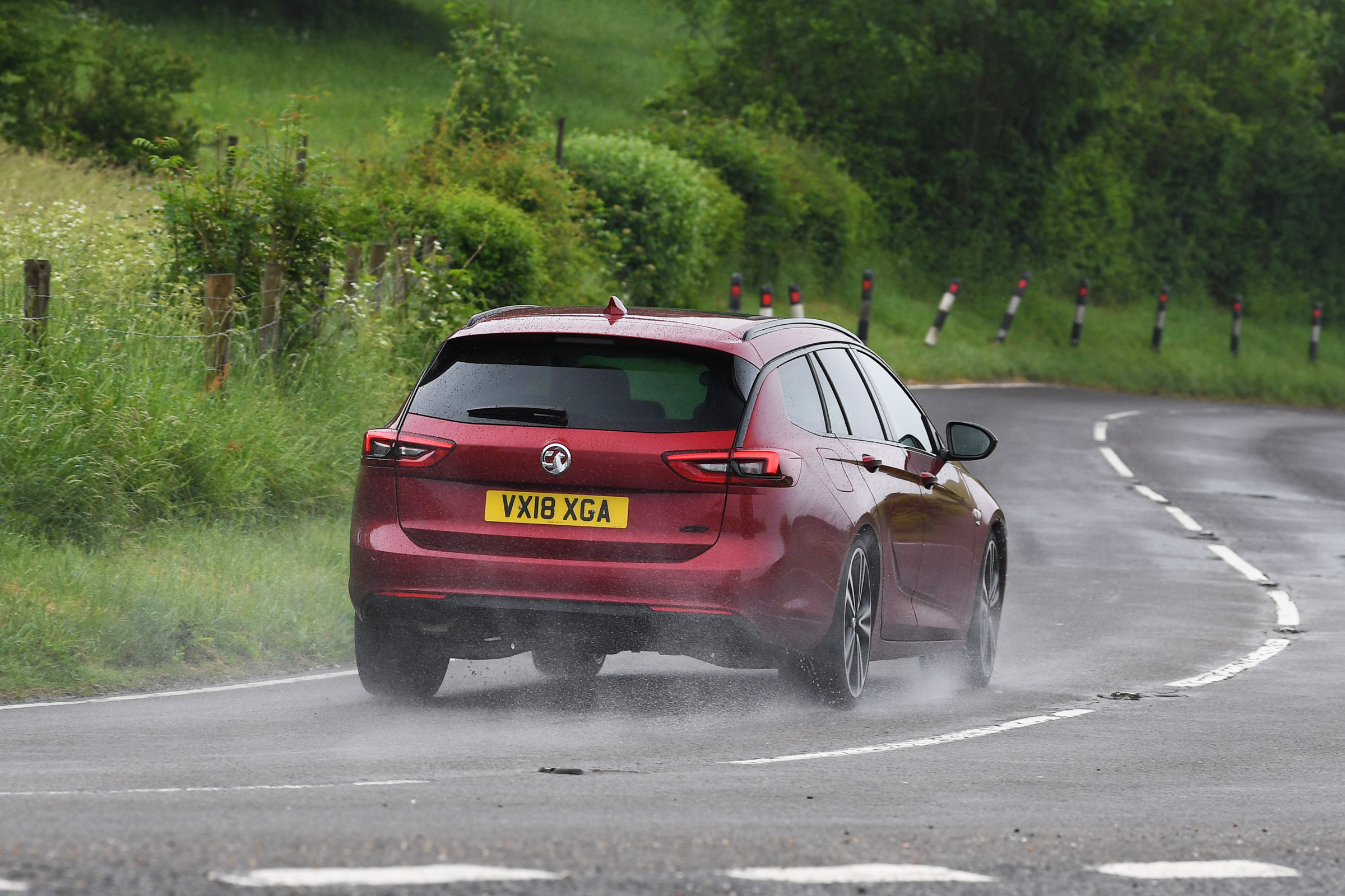 Vauxhall Insignia Sports Tourer Elite Nav - rear action