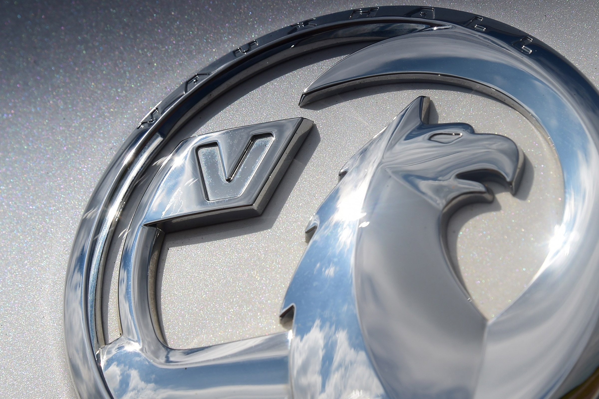 Vauxhall Insignia Grand Sport - Vauxhall badge