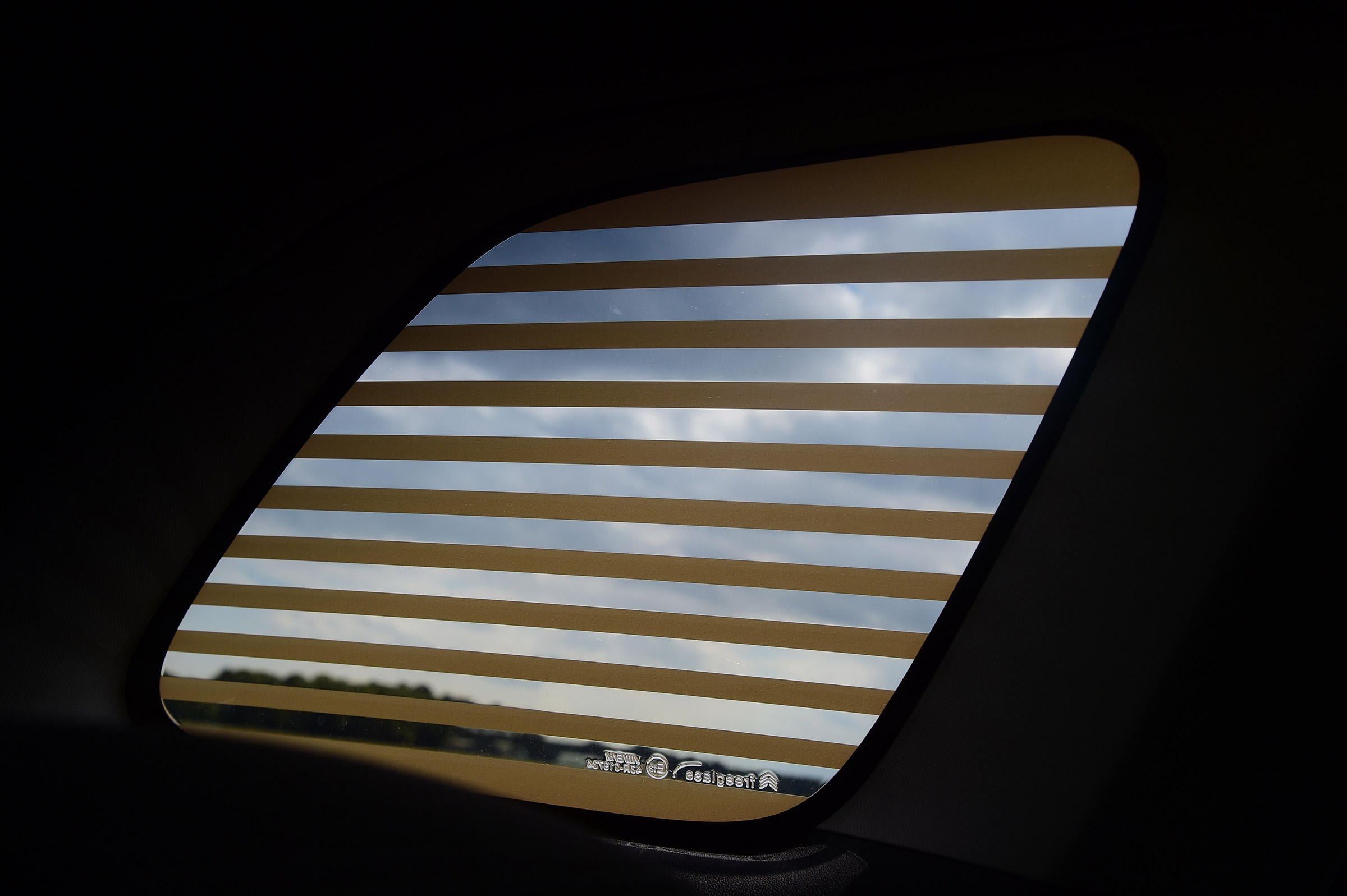 Citroen C3 Aircross - window