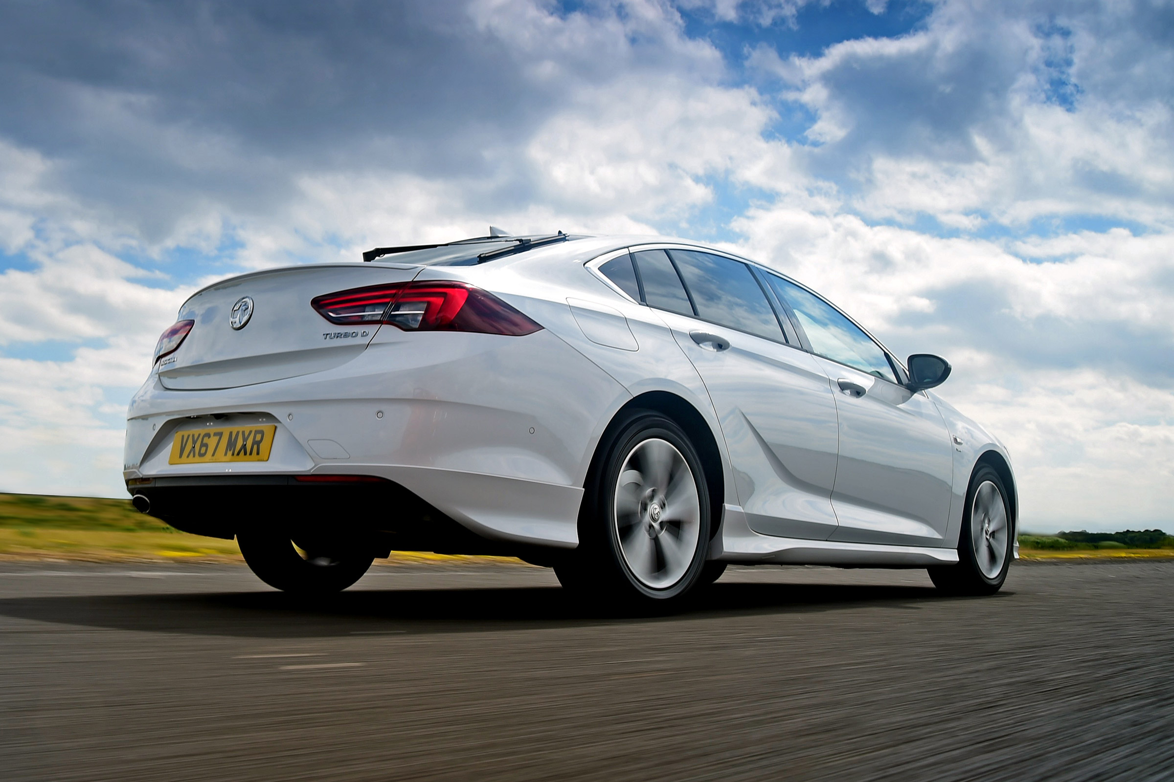 Vauxhall Insignia Grand Sport - rear tracking