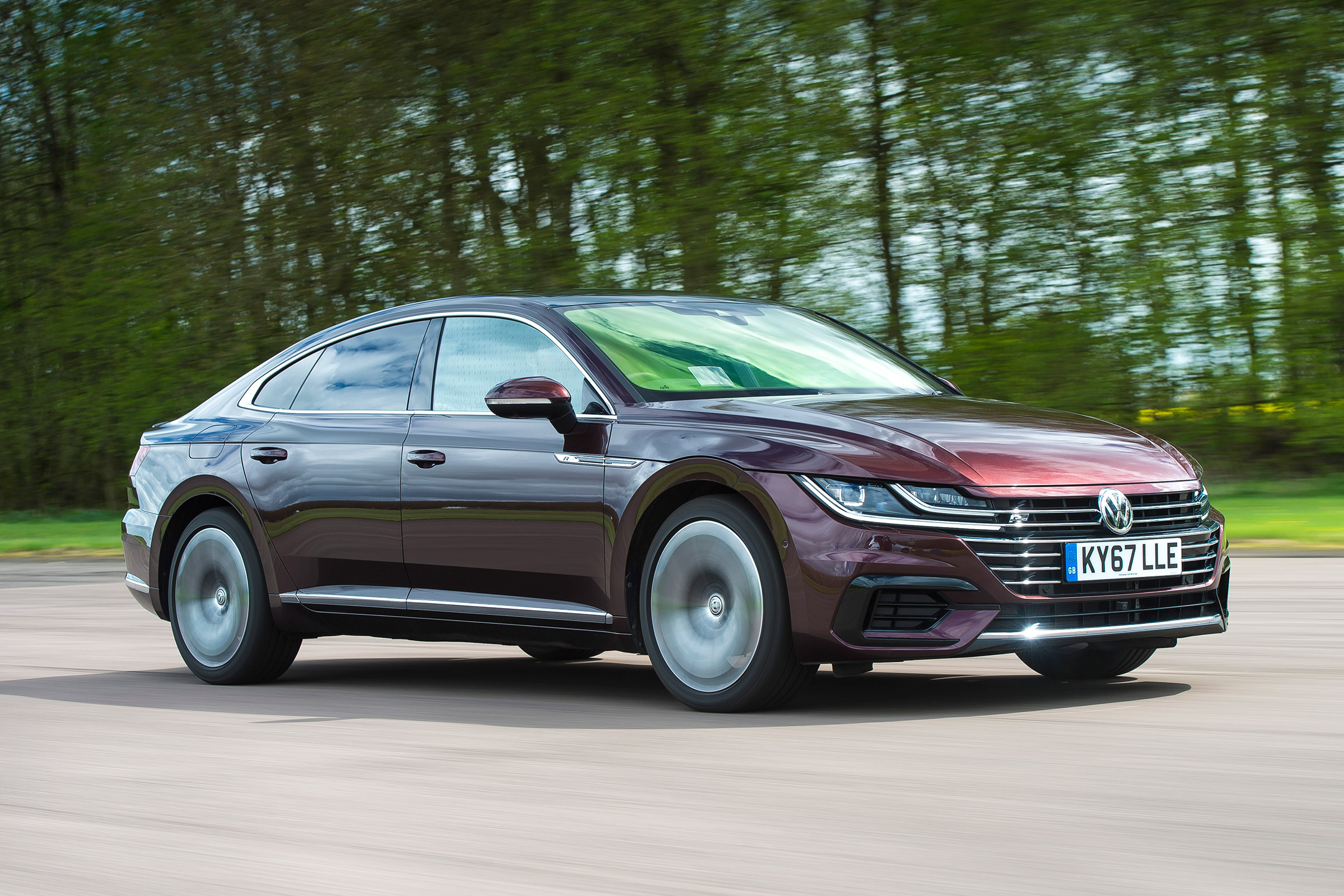 Volkswagen Arteon - front