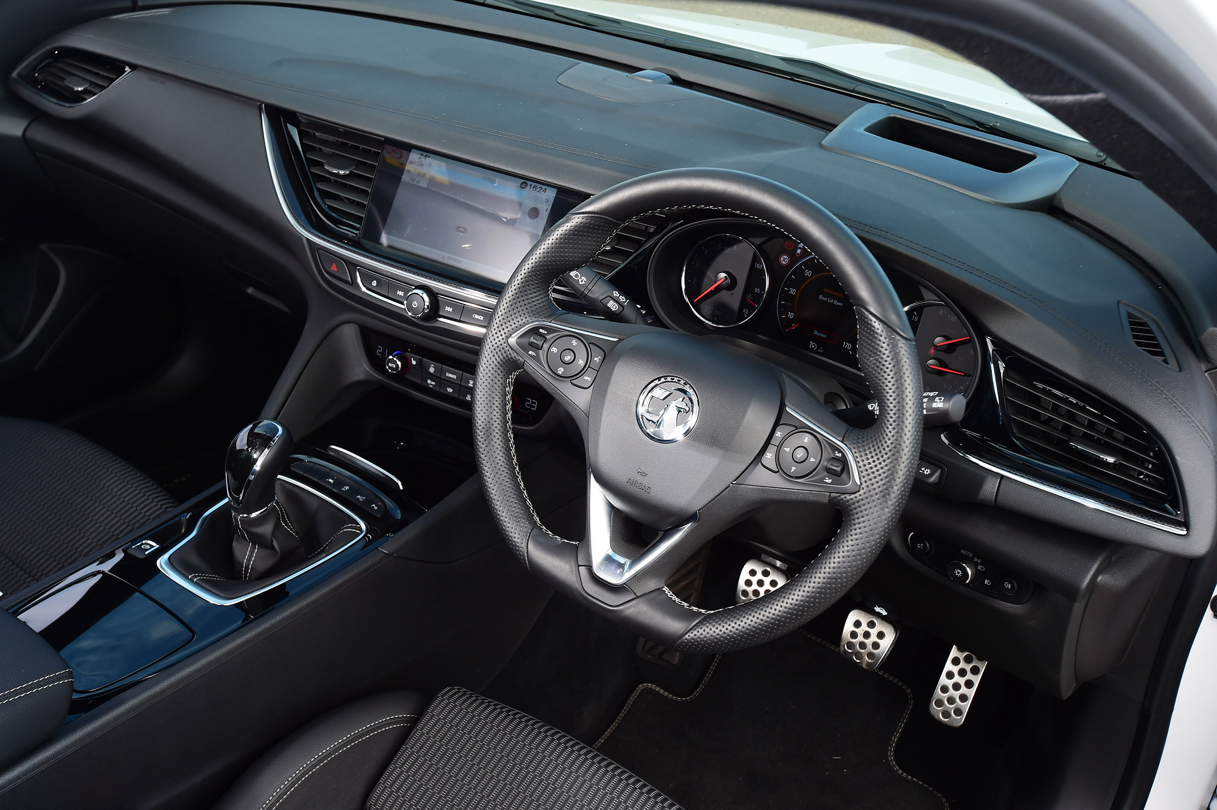 Vauxhall Insignia Grand Sport - dash