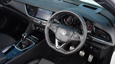 Vauxhall Insignia Grand Sport - dash