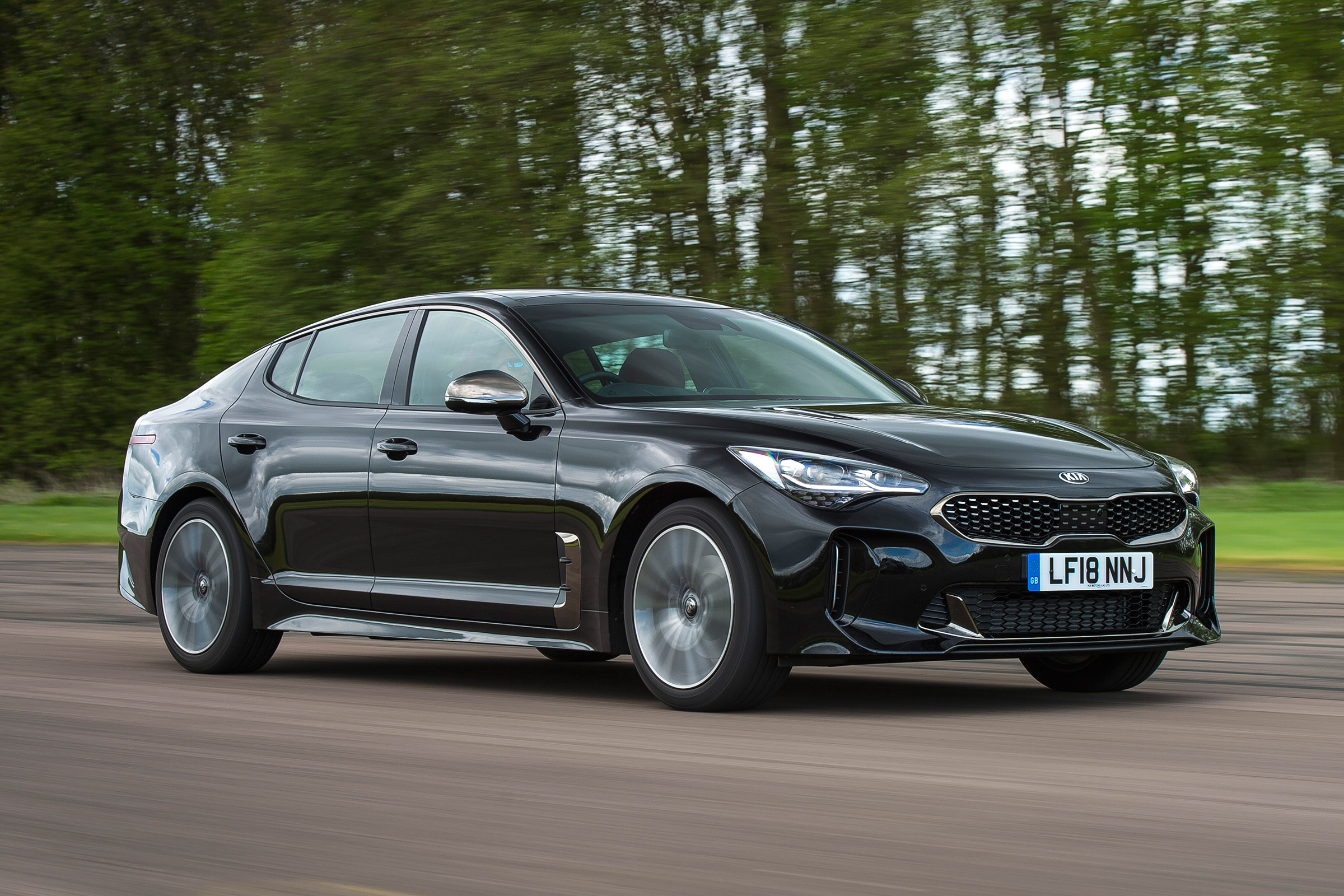 Kia Stinger - front