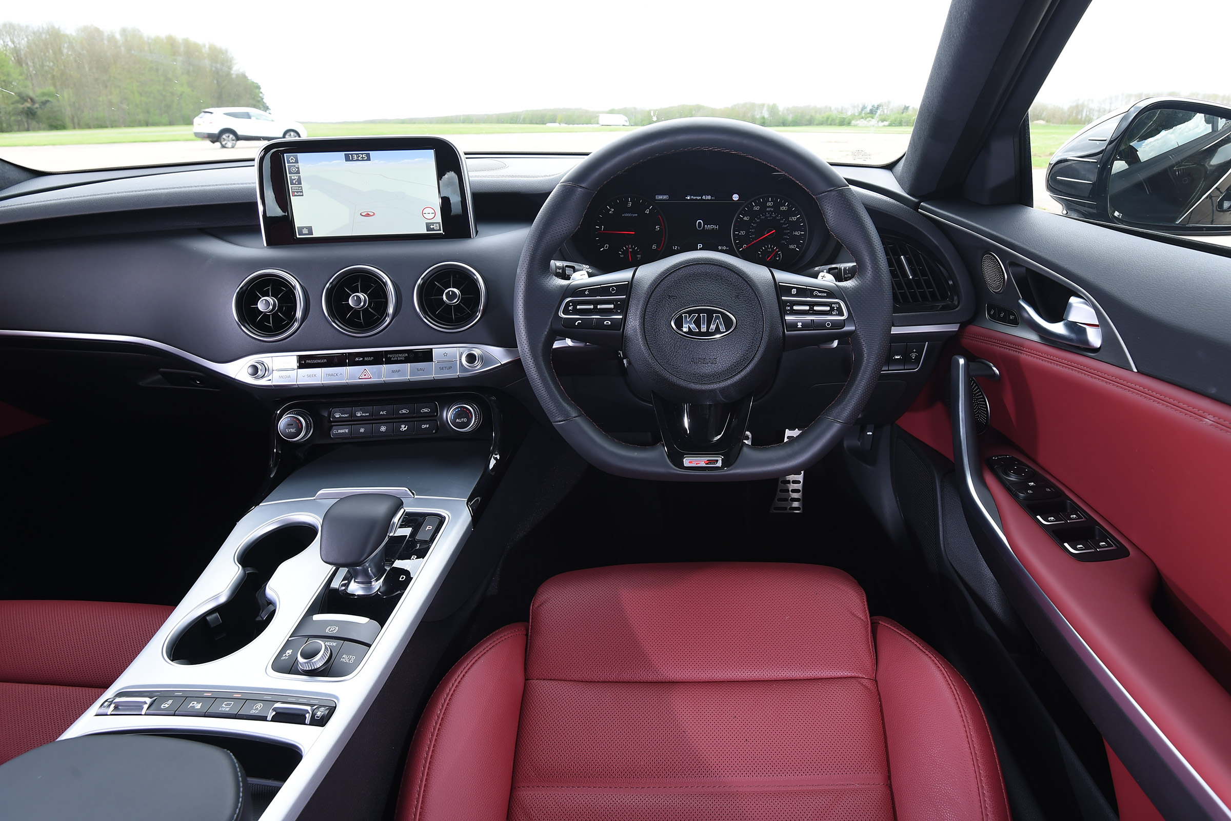 Kia Stinger - dash
