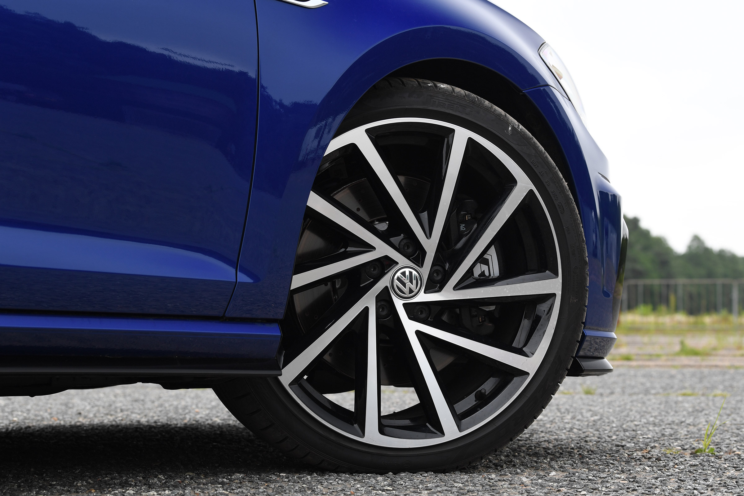 Volkswagen Golf R Performance Pack - wheel
