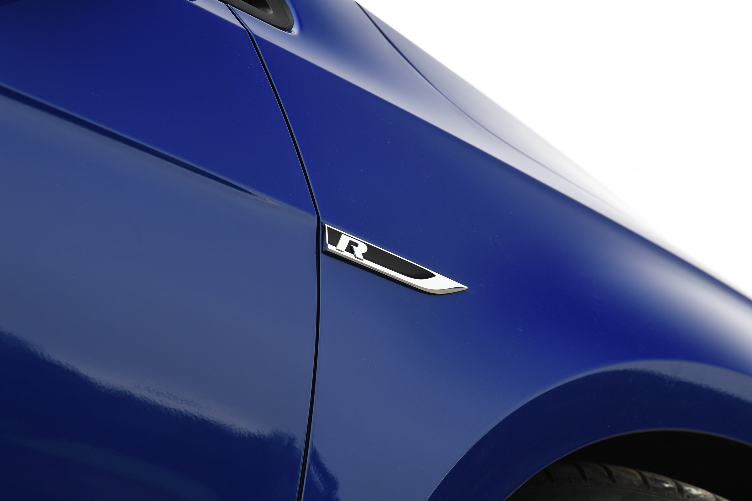 Volkswagen Golf R Performance Pack - side detail