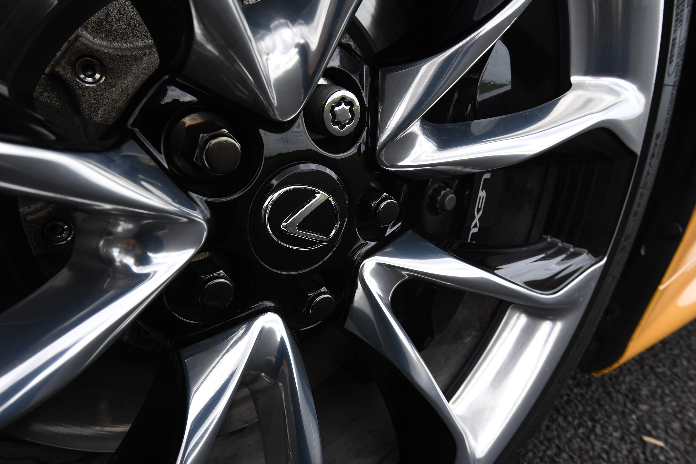 Lexus LC - wheel