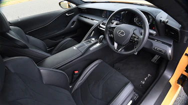 Lexus LC - dash