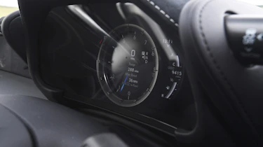Lexus LC - dials